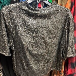 H&M sequin short sleeve top, slightly cropped, lined and button up neck, silver